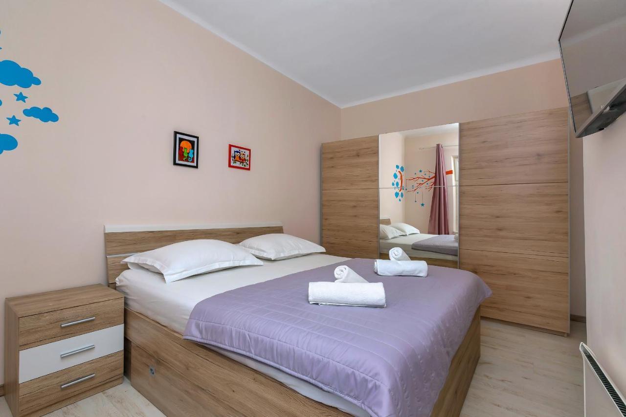 Apartman Montana, Town Centre Макарска Екстериор снимка