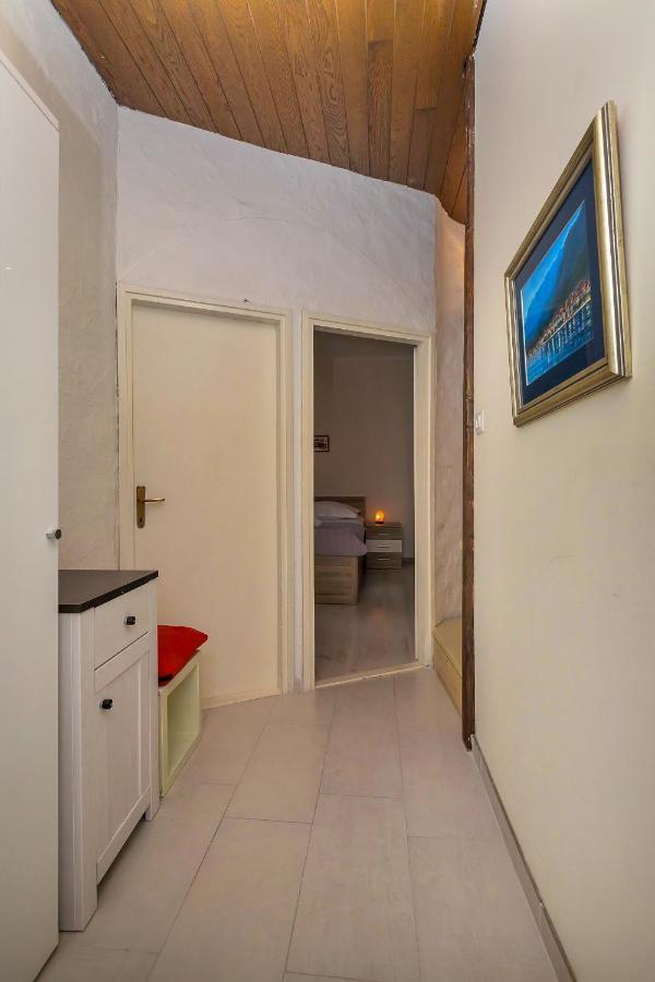Apartman Montana, Town Centre Макарска Екстериор снимка
